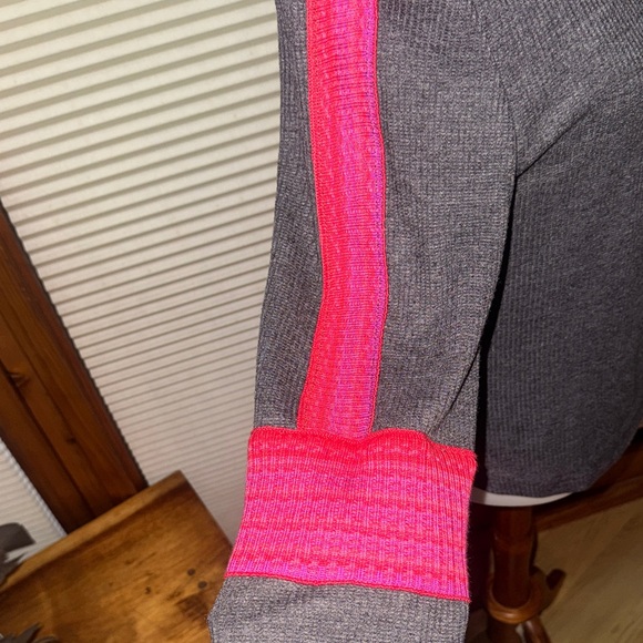 Natural Life Size Large London Trim Top Women's Gray Pink Long Sleeve Top shirt - Picture 6 of 15